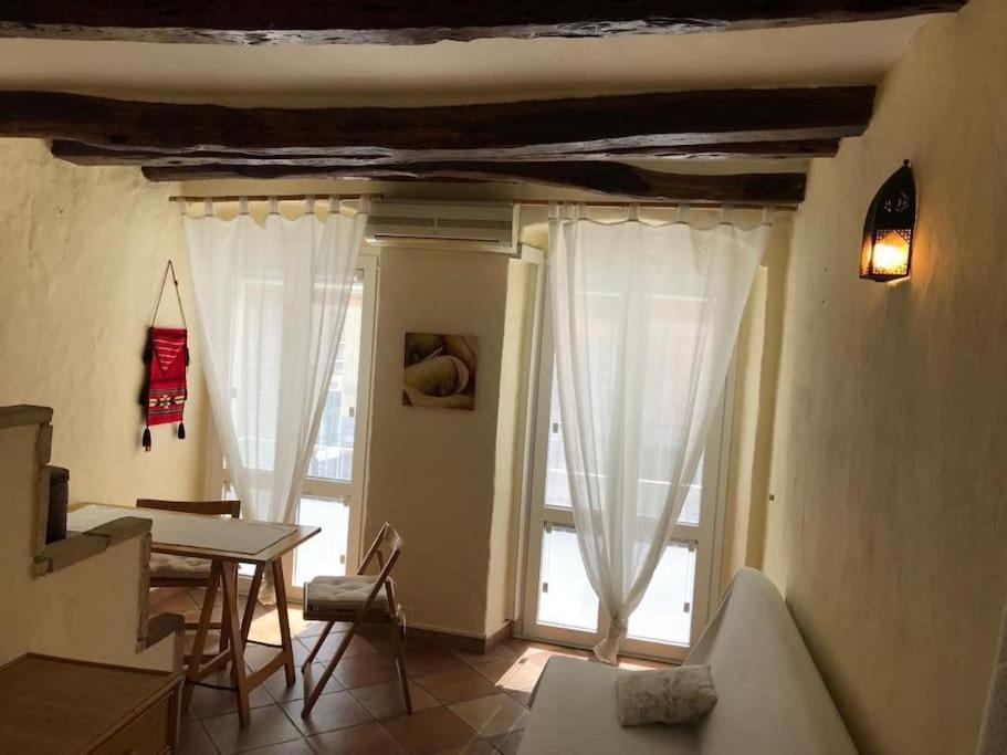 Lo Sguardo Sul Corso - Appartamento Intero Cagliari Esterno foto